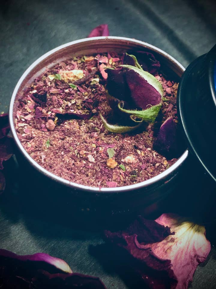 POUSSIÈRE D'AMOUR - Poudre Herbacée / Habillage de Bougie pour la vente par BlakByrd Botanika