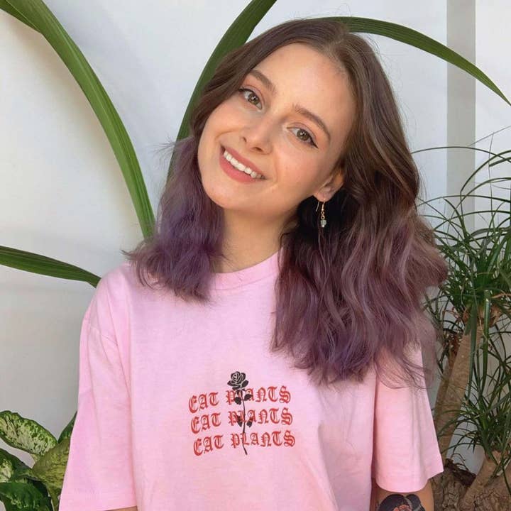 Ät växter Goth Roses Tee - godis rosa för wholesale av Plant Faced Clothing