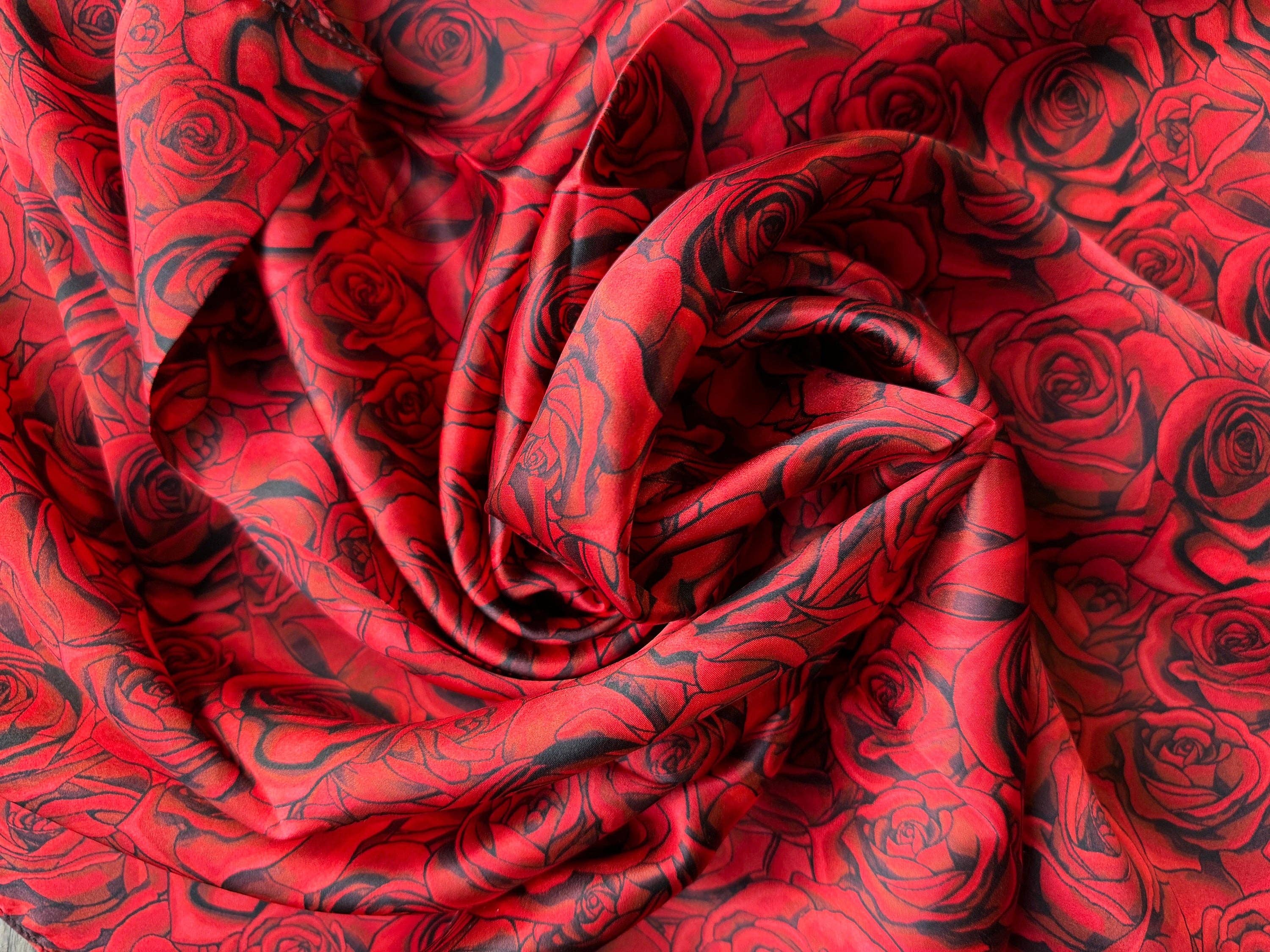 Double B Wild Rags - Vendita all'ingrosso Sciarpa - Donna - Foulard Western in Seta 100% con Rose Rosse e Nere di Double B Wild Rags2