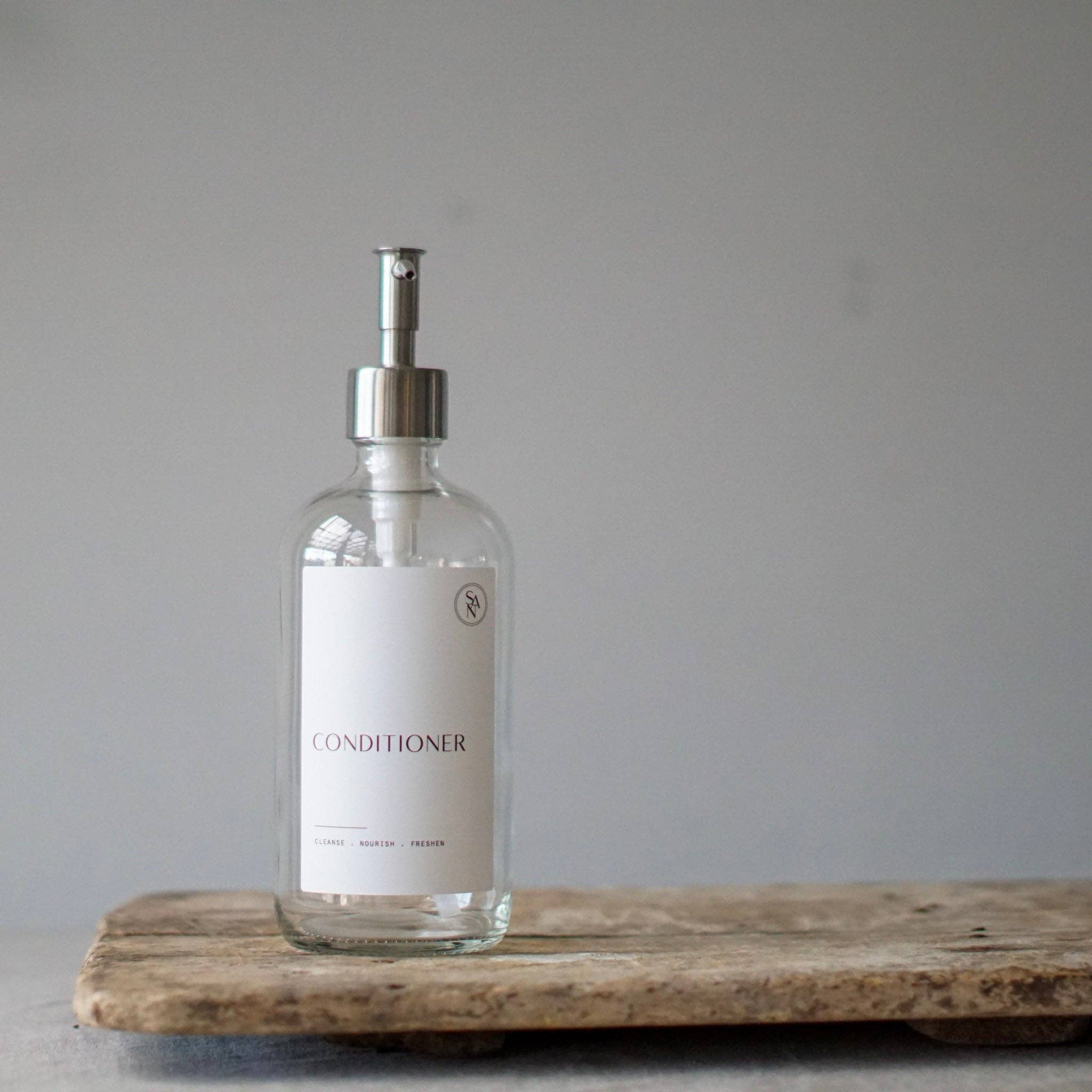 So At Nature - Wholesale Soap Dispenser - Luxury Clear Body Wash, Shampoo and Conditioner Dispenser Set - So At Nature3