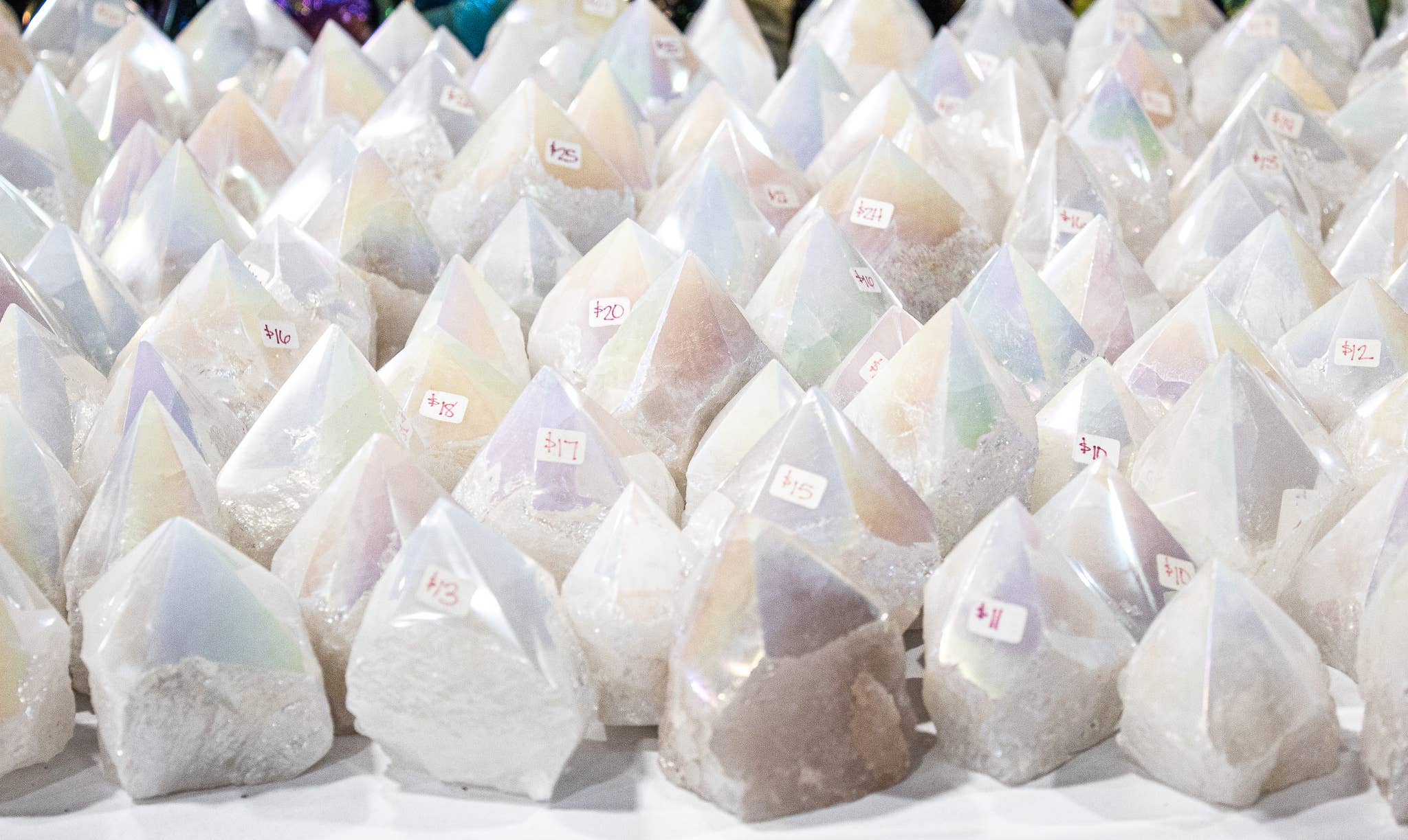 Quasar Gems USA - Wholesale Spiritual Stone/Crystal - White Pearl Quartz Aura Polished Top Points 1Kg/ 2.20lbs1