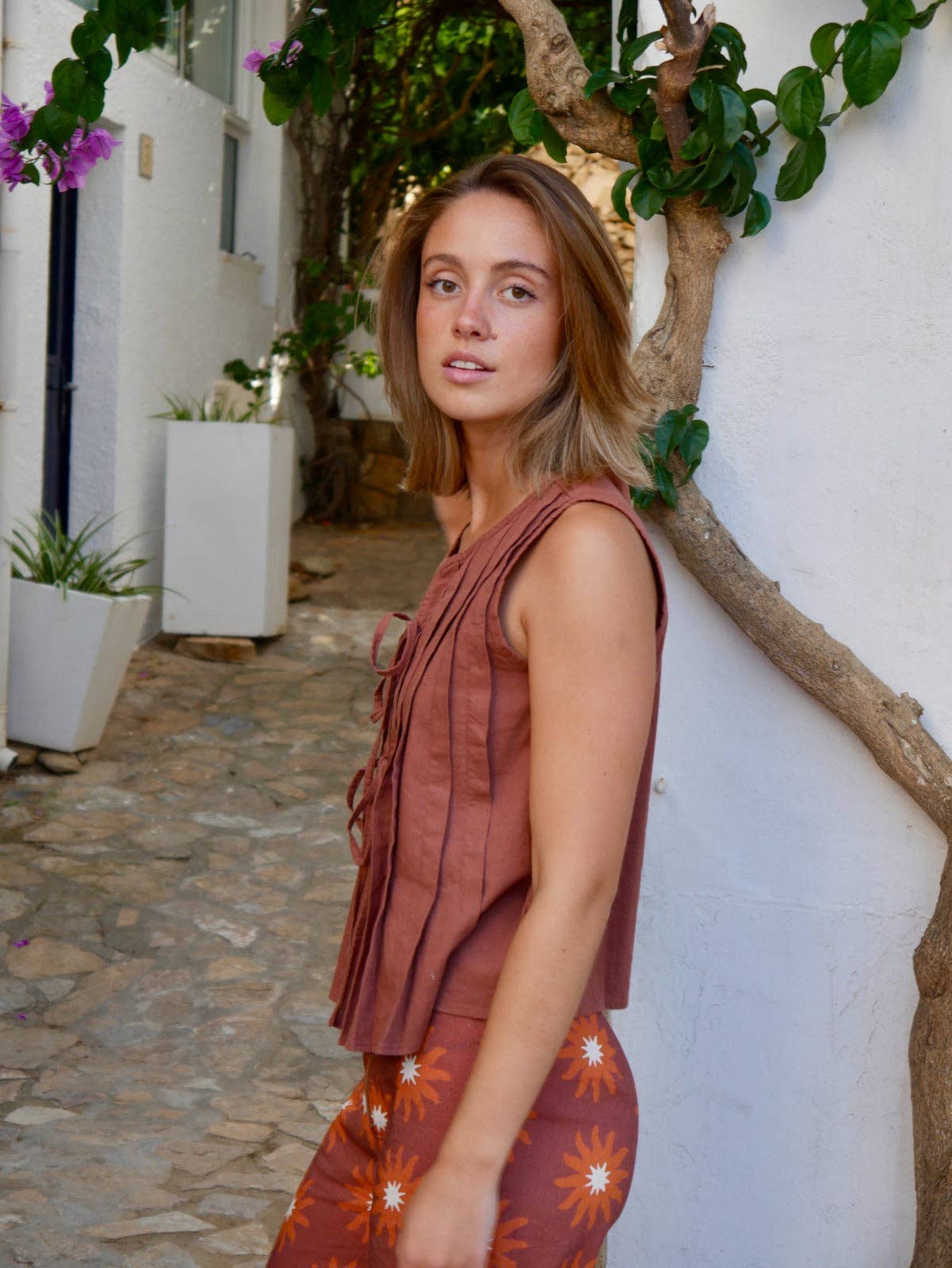 MindTraveler - Wholesale Blouse - Women's - Brown Linen Gigi Top4