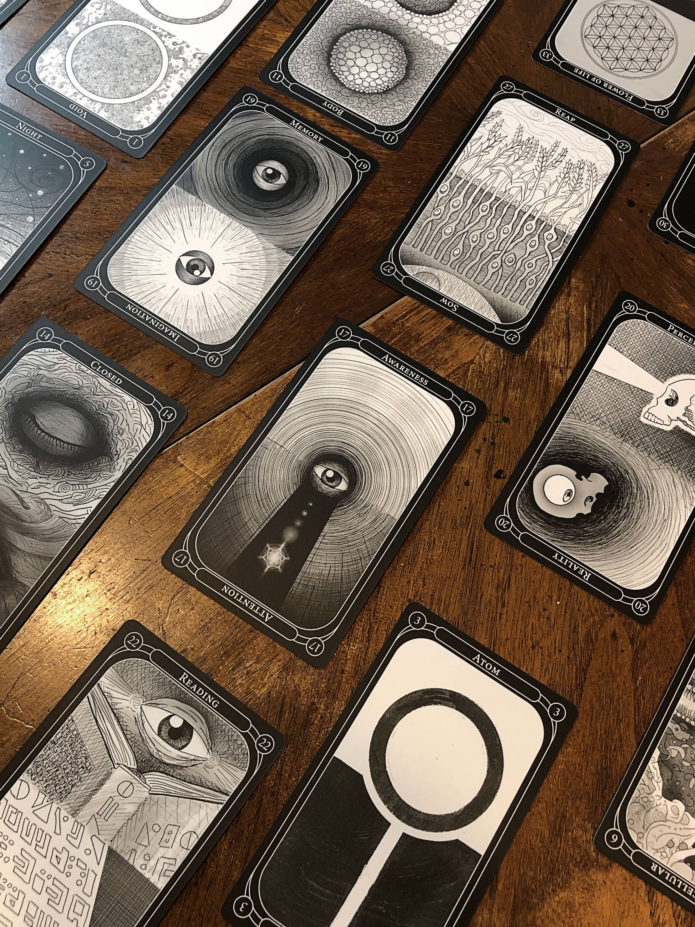 Somnambulant Visuals - Vente Cartes de tarot - Le Jeu d'Oracle Eigengrau5