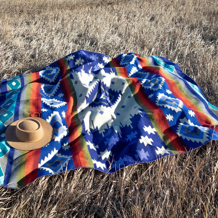 Alpaca Threadz – wholesale Throw blanket – Andean Alpaca Wool Blanket - Ocean Breeze - Light Blue/Dark