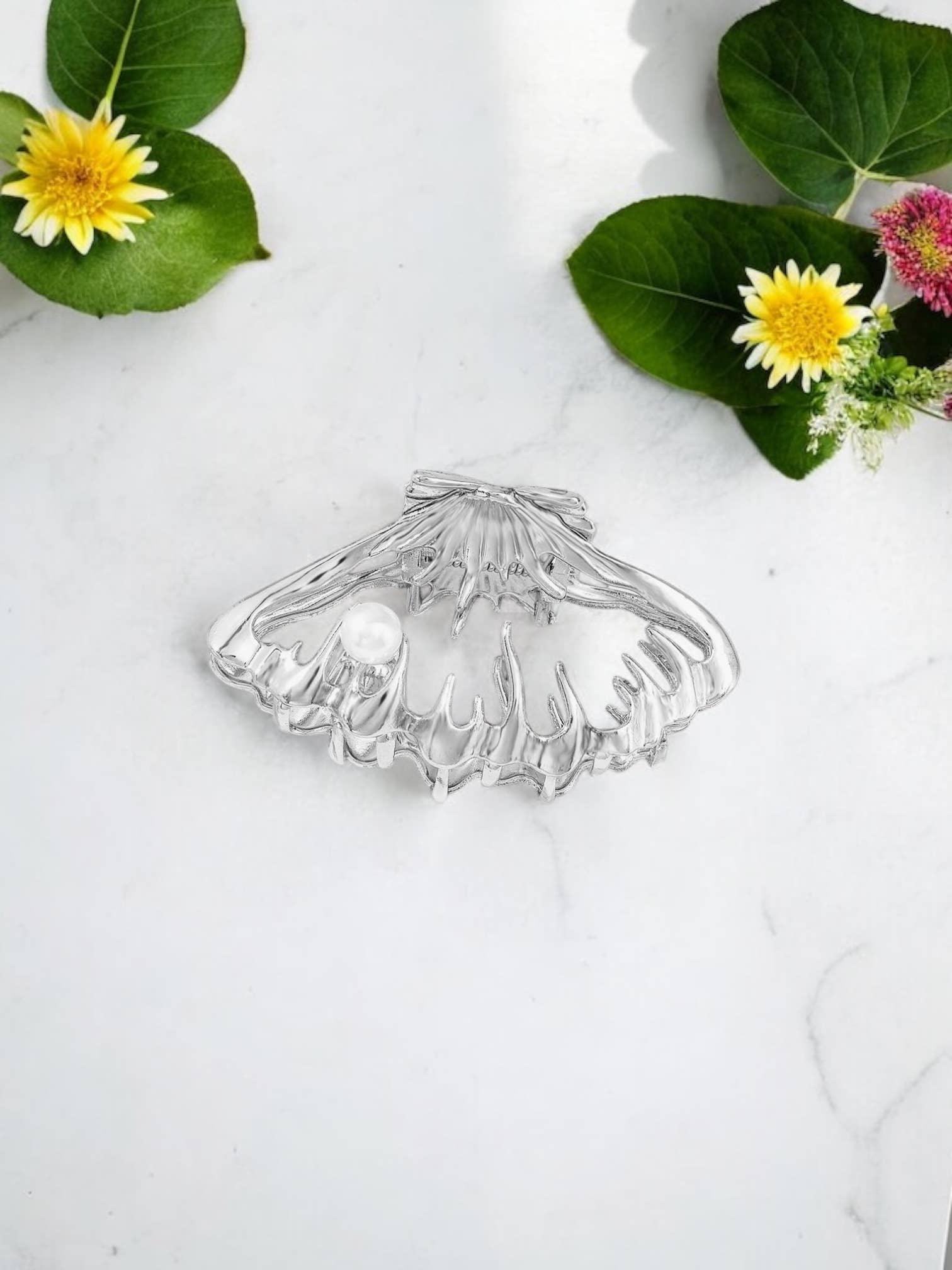 BYREN | ÉLINE L'ATELIER – Engroshandel Hårtilbehørssæt – Kvinder – Metalklip til hår med muslingeskal og perle ZE211