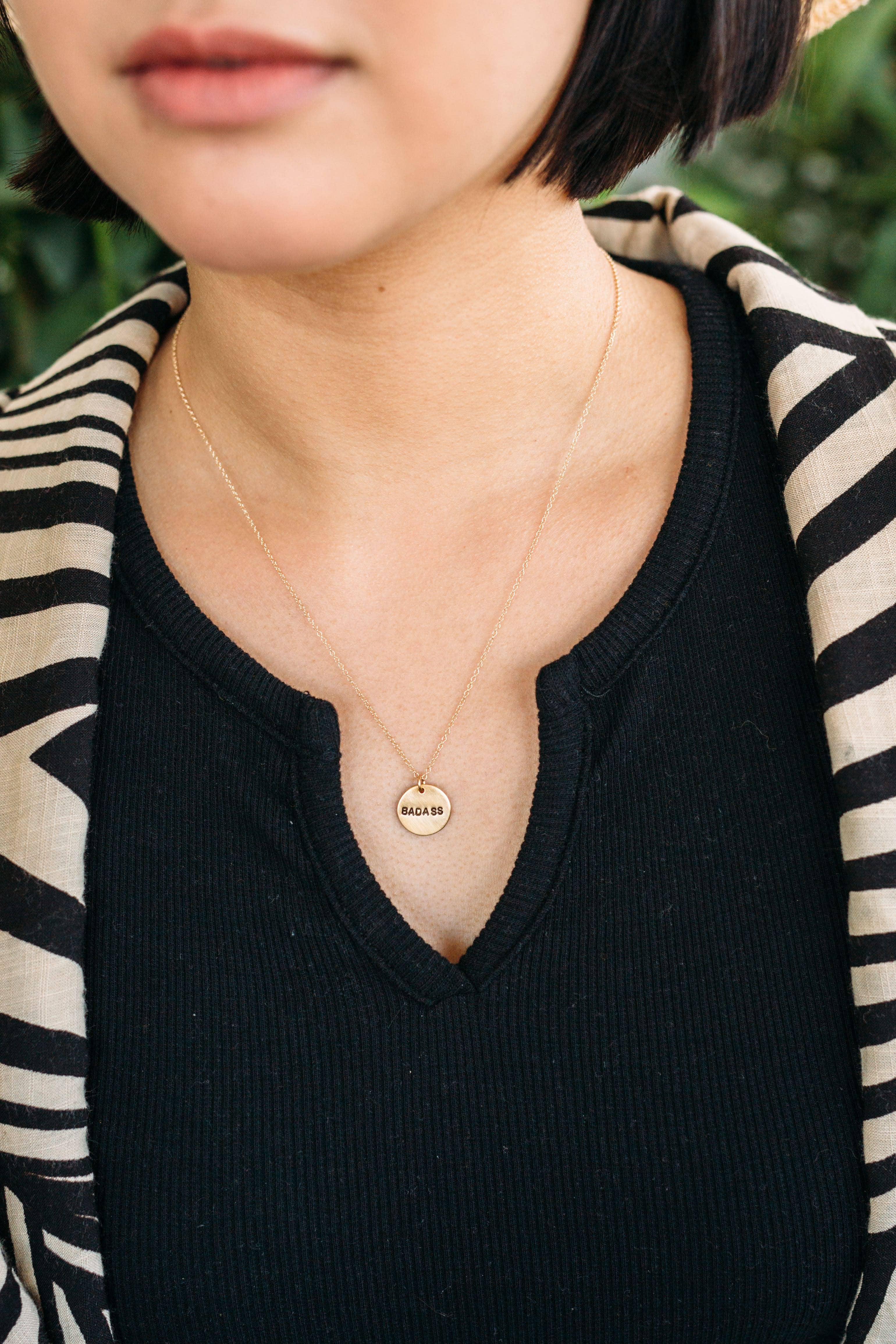 Crafts & Love - Vente Colliers à pendentif - Collier de phrase minuscule estampillé - Doré5