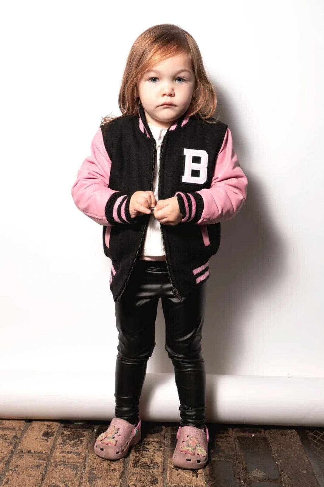 Negro con Rosa Chaqueta Bomber Varsity Negra y Rosa para Niños con Mangas de Cuero Real 3-13 años de venta al por mayor en Faire1