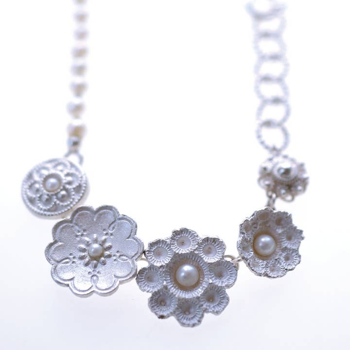 Colar de nó de Zeeland com pérolas brancas por atacado de Hester Zagt Sieraden