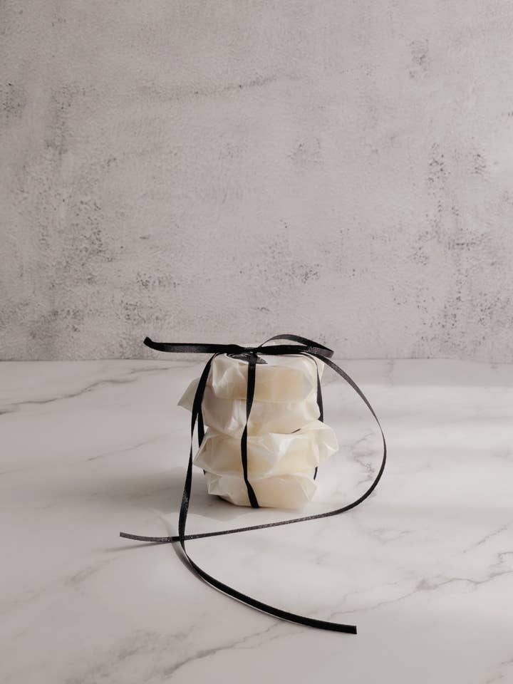 Ensemble de barres lotions solides Hesperidean Garden pour la vente par Orpheus and Lyre