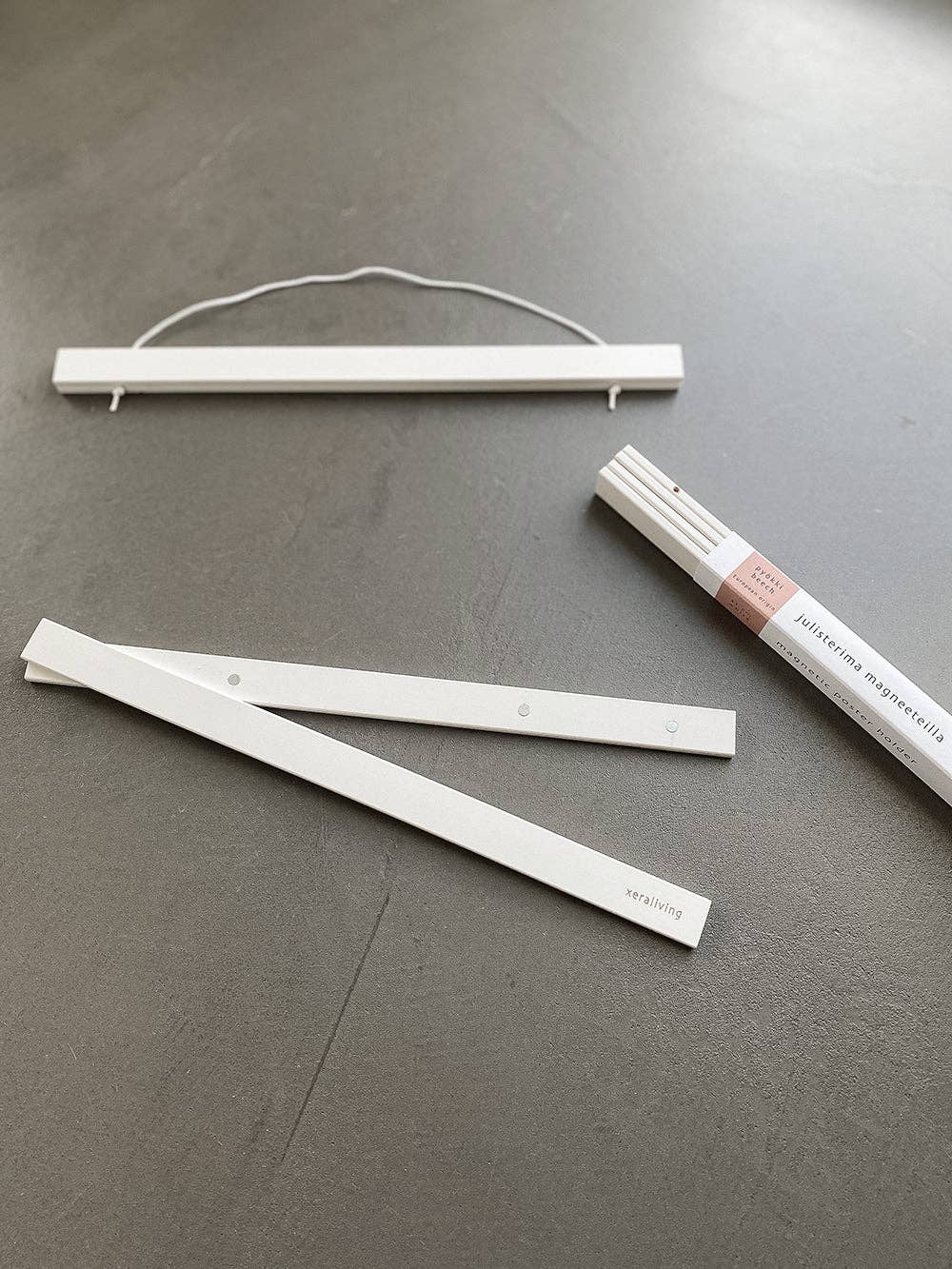 Xeraliving - Wholesale Poster - Magnetic poster hanger 31 cm5