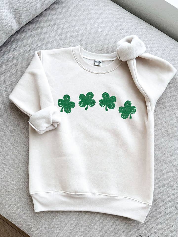 CLOVER ROW Sweatshirt Graphique Unisexe Jeunesse pour la vente par OAT COLLECTIVE