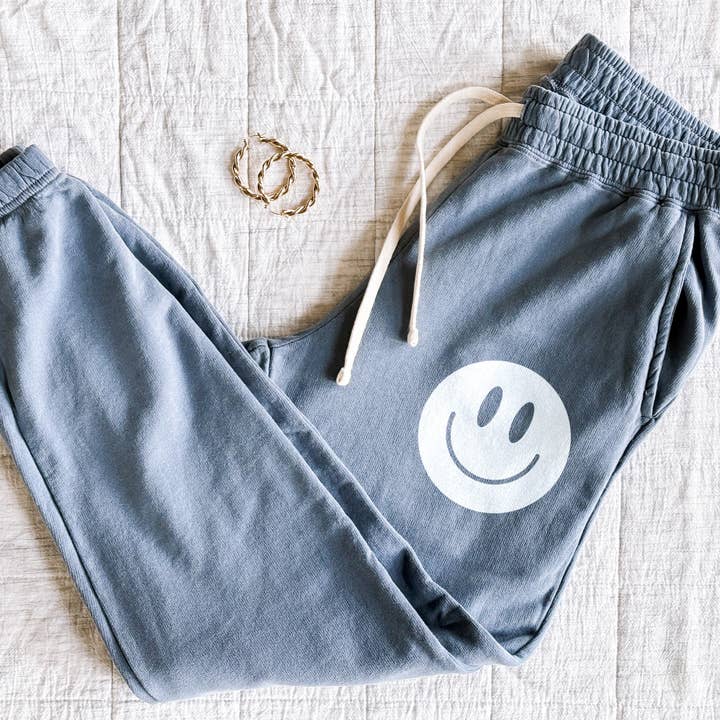 Alley & Rae - Wholesale Lounge Sweatpants/Joggers - Women's - Smiley Face Lightweight Fleece Sweatpants7