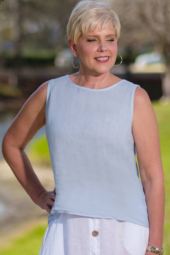 TINA Stephens Italy/Tees By Tina – Großhandel Bluse – Damen – Anabelle Knopfleiste hinten (BT114)3