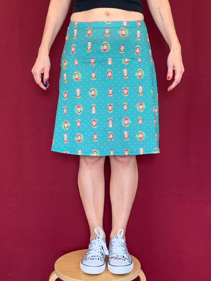 Saia Milena com estampa Frida e corte evasê por atacado de La Compiano