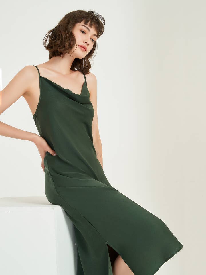 SUPESU Eden Slip Klänning, Kåpa urringning - Skog Grön för wholesale av SUPESU