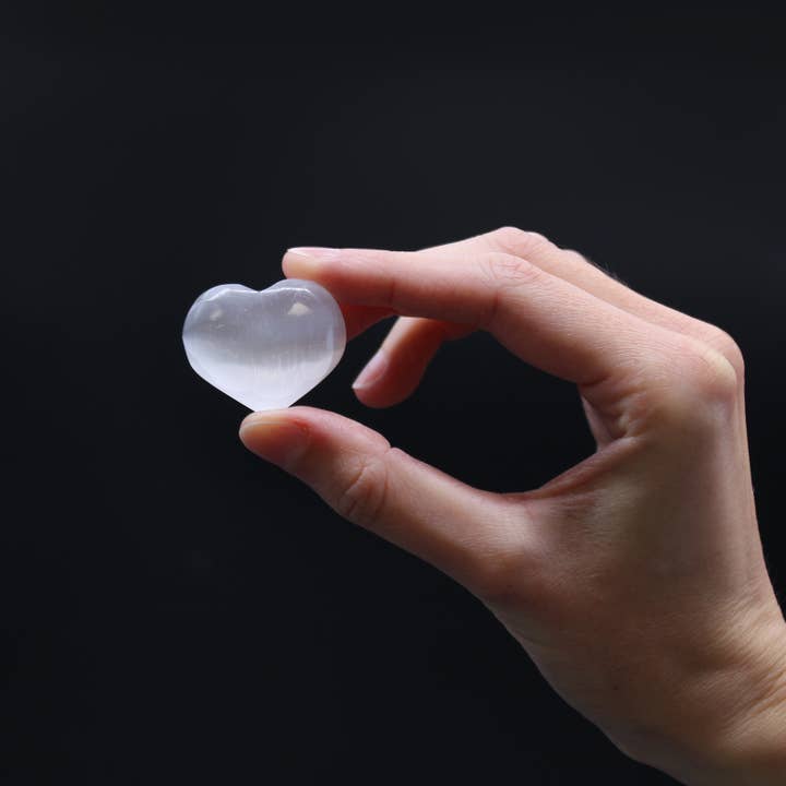 Ancient Wisdom – wholesale Spiritual stone/crystal – Selenite Heart - 3-4cm2