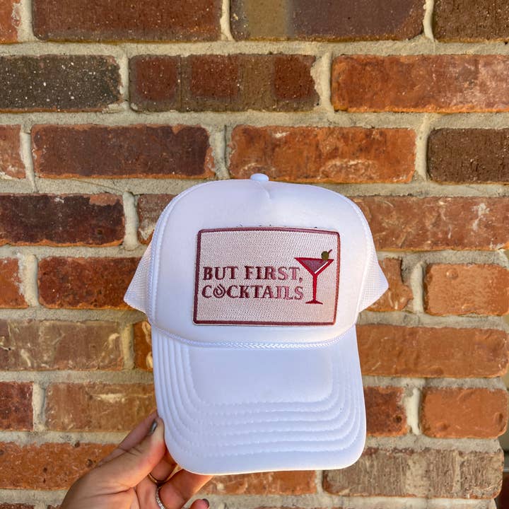 Mais d'abord, Cocktails Trucker Hat pour la vente par The Drop