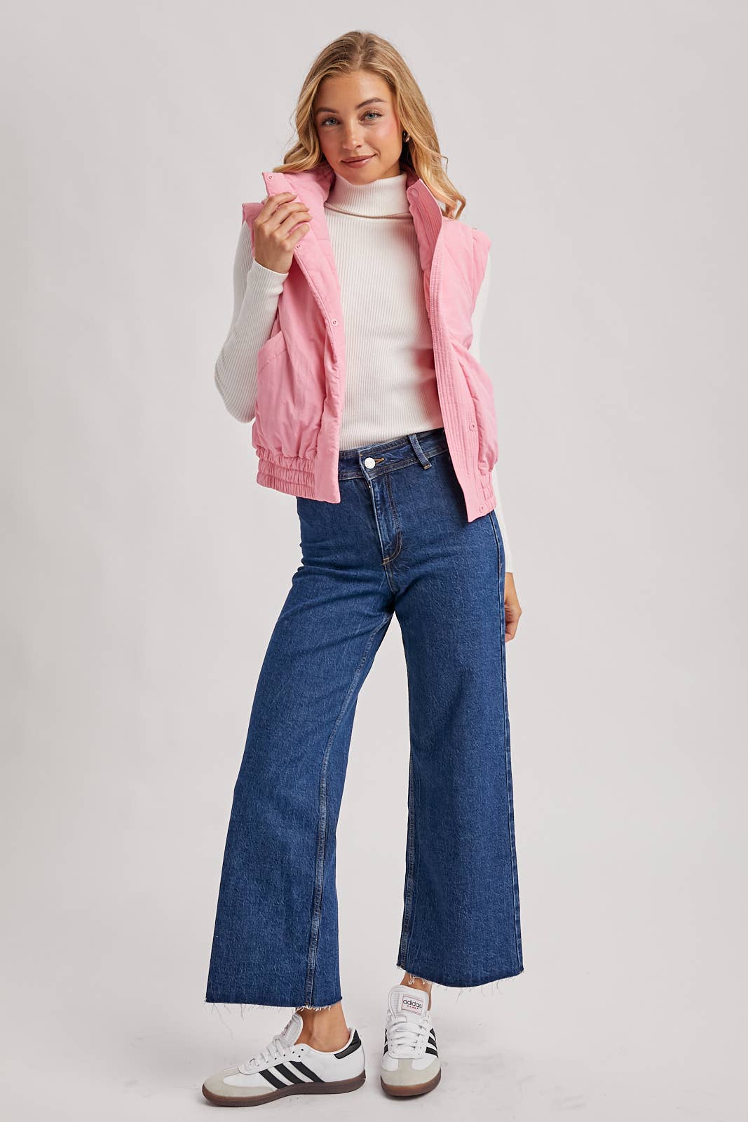 Bluivy - Wholesale Outerwear Vest - Women's - BOMBER STYLE PUFFER VEST WITH POCKETS17