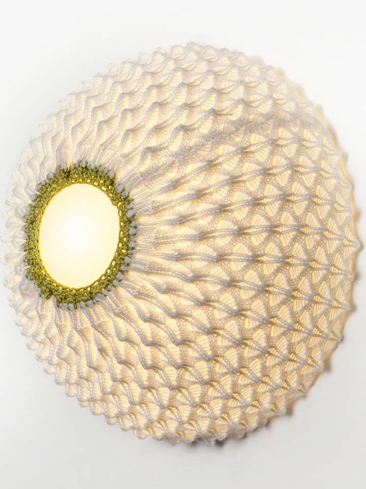 Knitted Altti medium væglampe i strikket design for engroshandel hos DM + PARTNERS