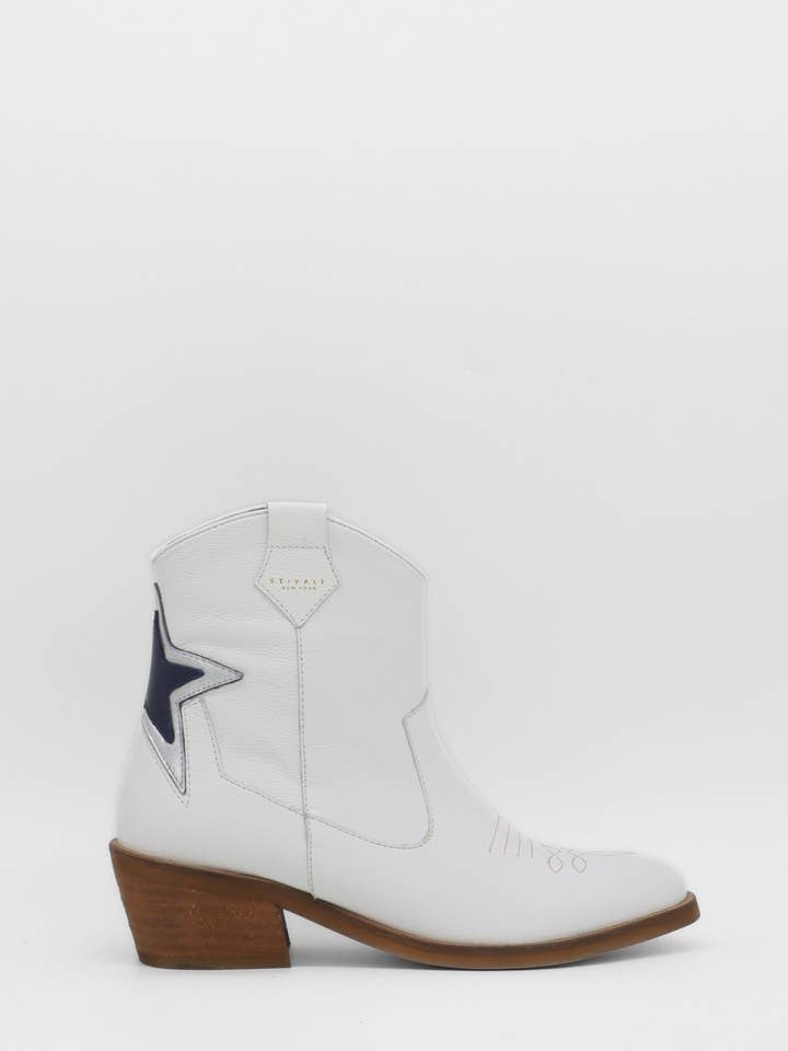 Ster westerse geïnspireerde enkellaarsjes in witte leren damesschoenen voor wholesale door STIVALI NEW YORK