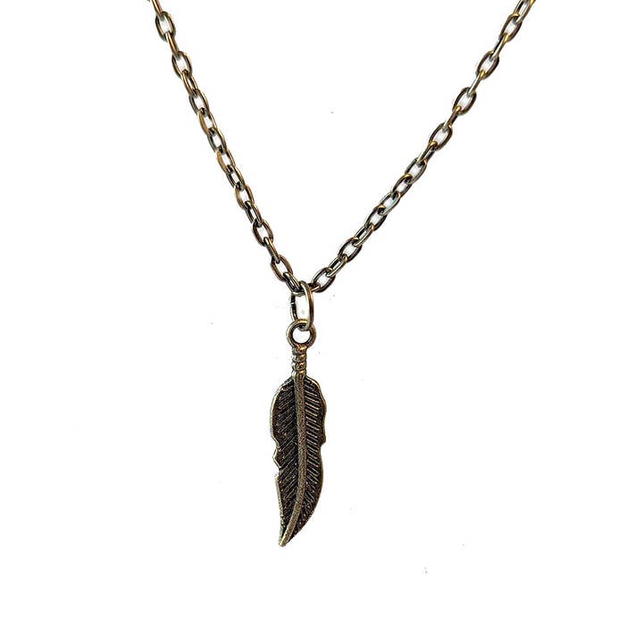 Petit collier à plumes en bronze antique pour la vente par Stylish Jewelry Supply