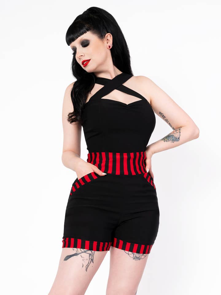 Shorts Showtime - Rayure noir/rouge pour la vente par Putré-Fashion