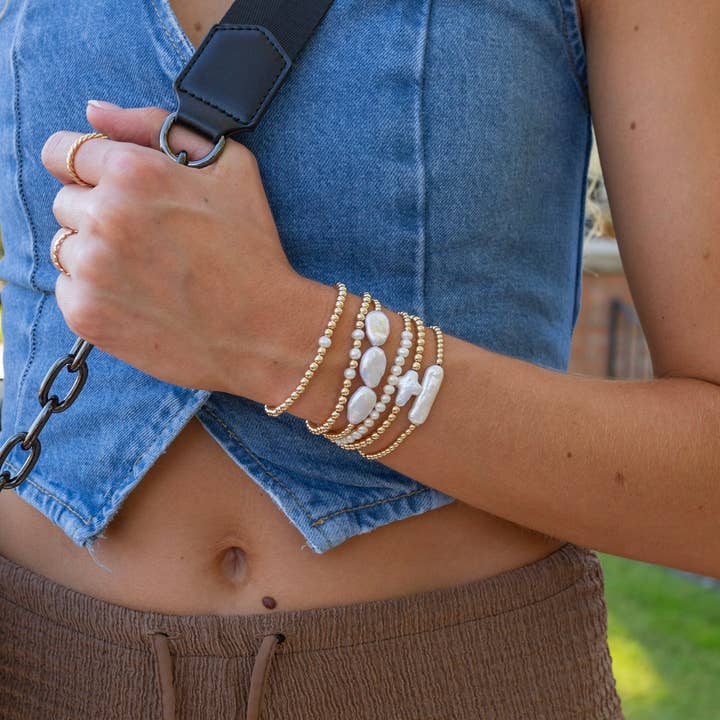 Sea Bones - Wholesale Beaded Bracelet - Dainty Tri-Pearl Shimmer Bracelet