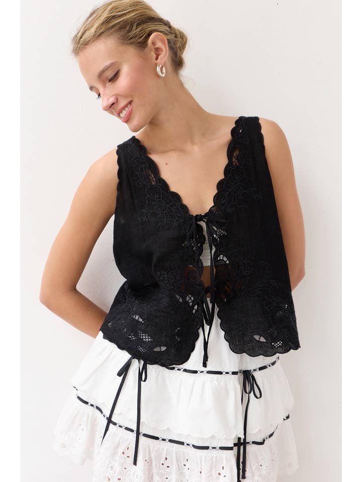 RAISONNEL - Wholesale Blouse - Women's - Embroidery Vest Blouse - RT1026