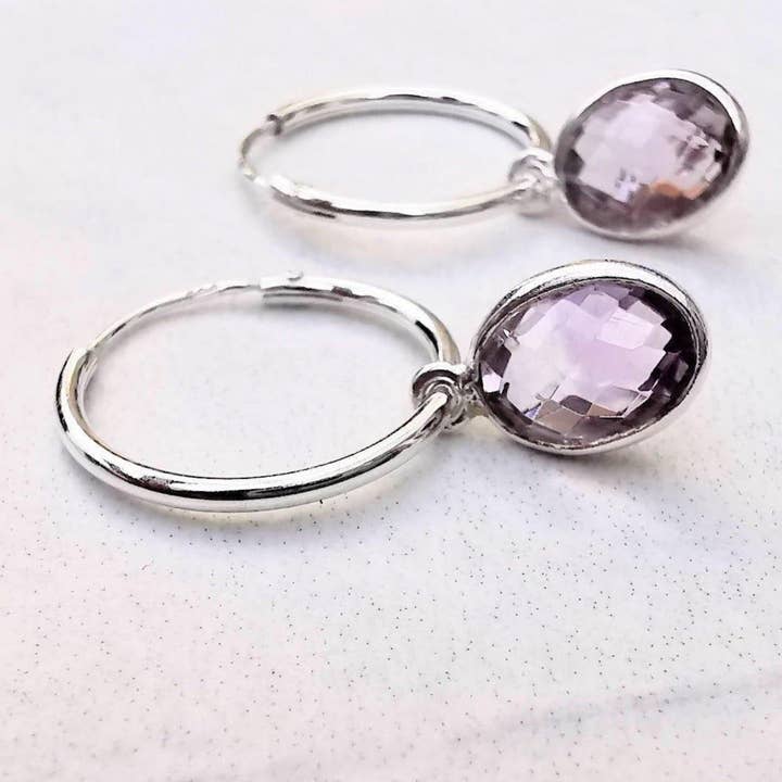 Créoles en argent sterling avec améthyste rose pour la vente par Sophellie Jewellery