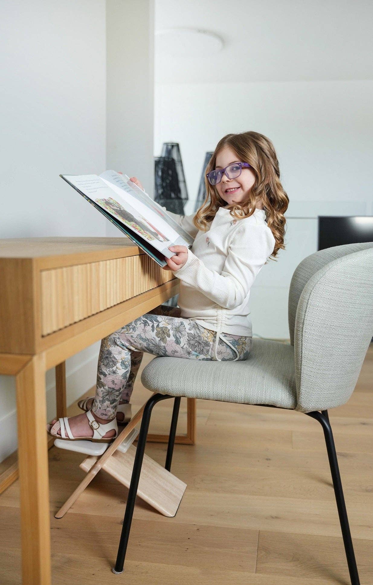 Nibble and Rest – wholesale Chair – Child – Footsi Grow™ - Adjustable Children's Footrest - Available NOW5