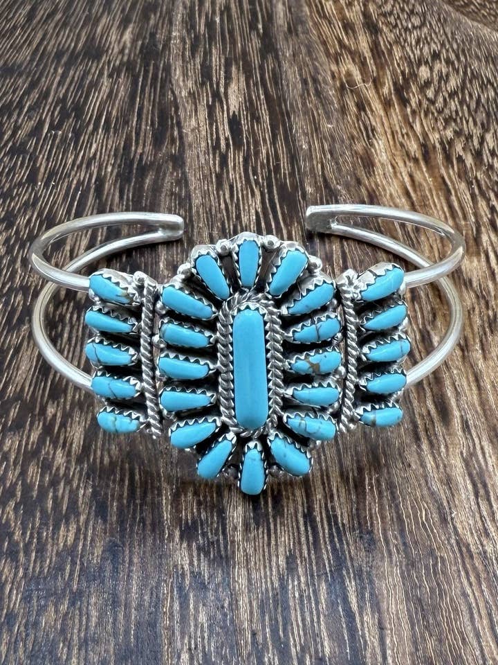 Navajo handgjord traditionell klusterarmband i sterlingsilver med turkos. för wholesale av Native City Jewelry