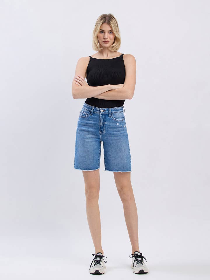 HOGE TAILLE RAW HEM BERMUDA SHORT T6756 voor wholesale door VERVET by FLYING MONKEY