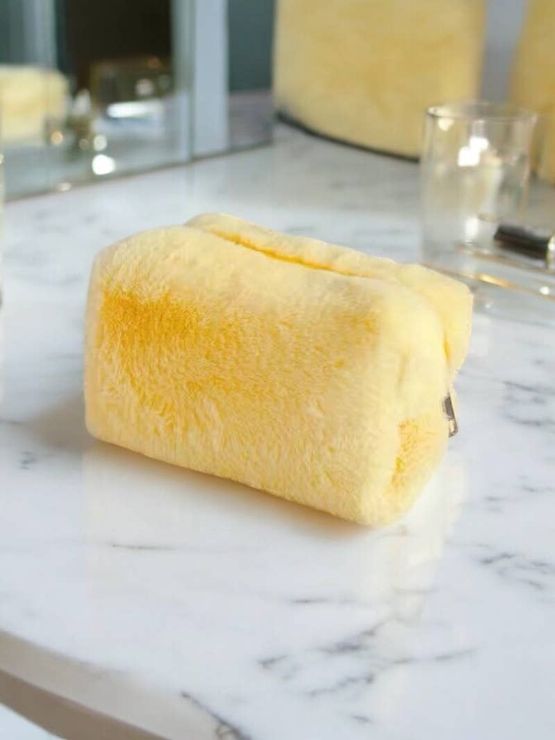 BYREN | ÉLINE L'ATELIER – wholesale Toiletry bag – women's – Faux fur pouch (20x13cm) CY231