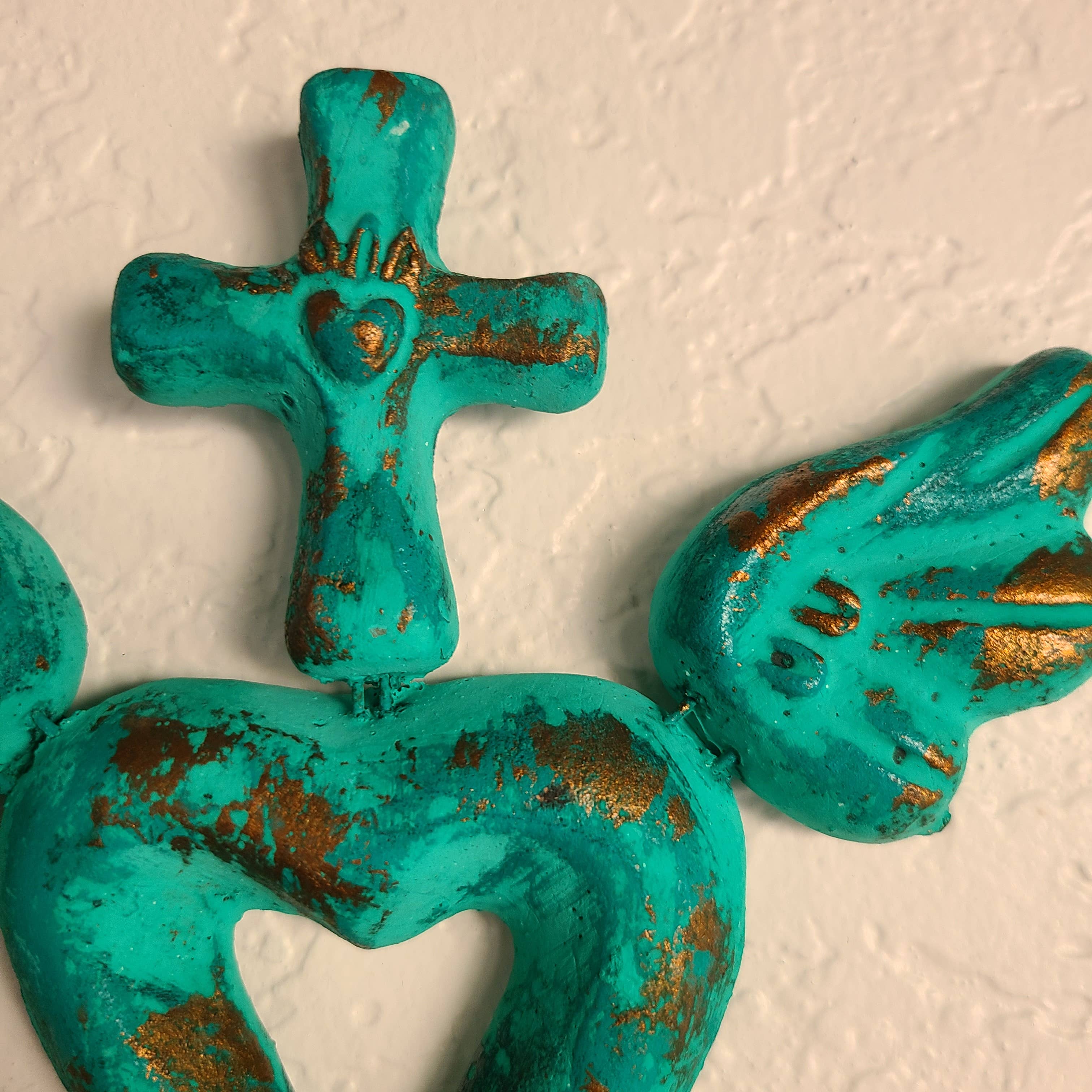 Contreras Designs - Vendita all'ingrosso Decorazione - MXDH3- Cuore da Parete con Ali e Croce3