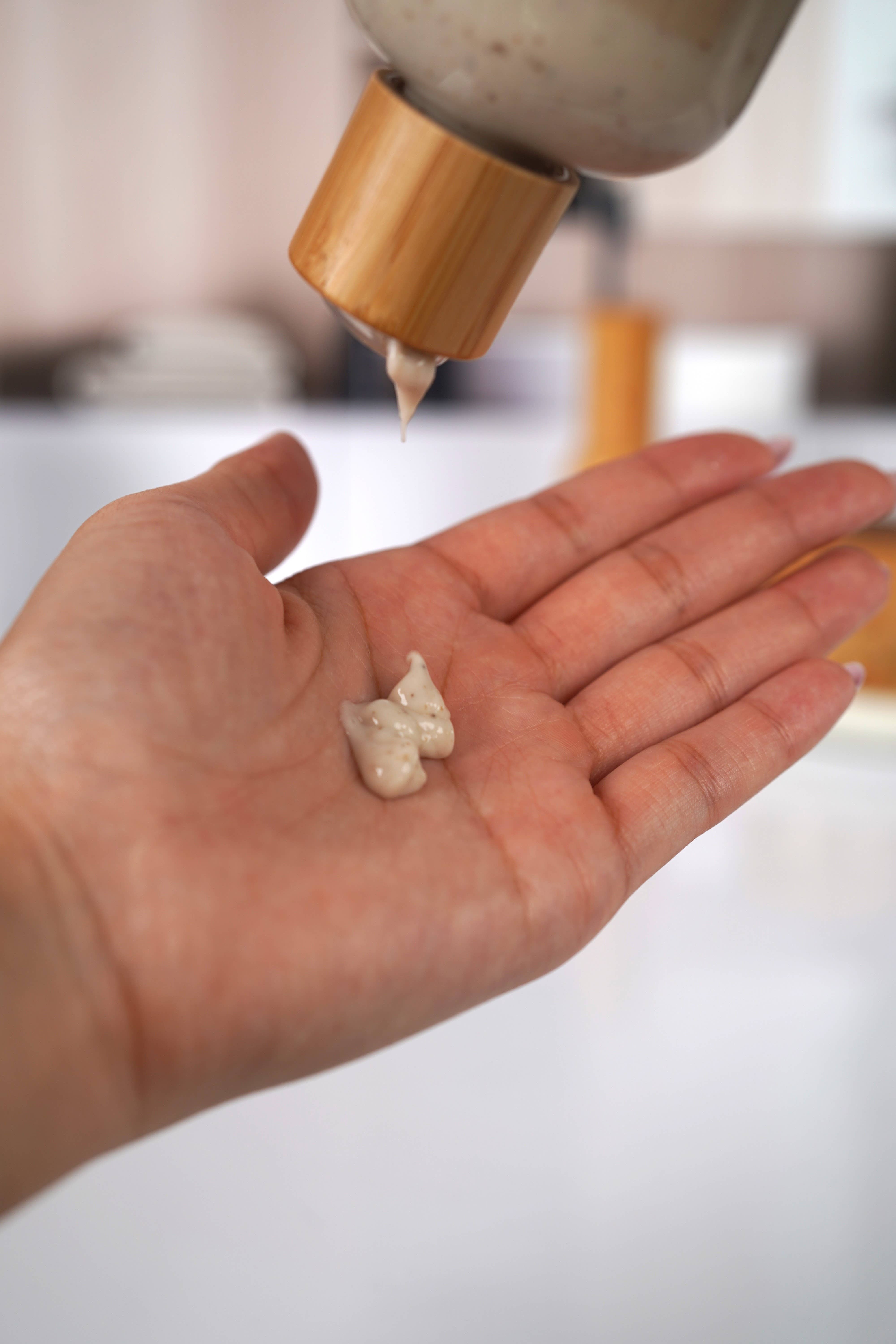 Shira Esthetics - Wholesale Facial Cleanser - Shir-Organic Coconut Oatmeal Cleanser 200 ml.4