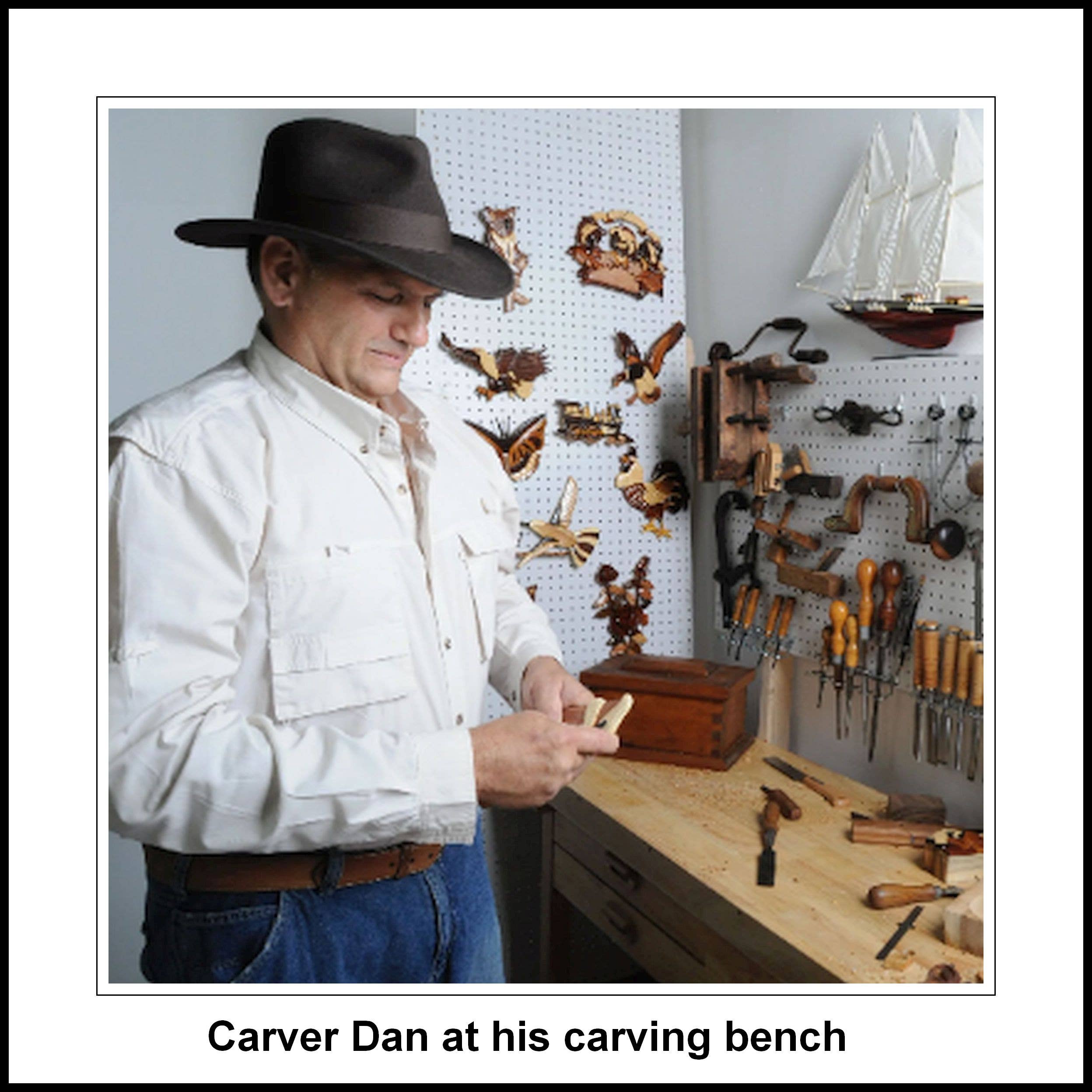 Carver Dan's – wholesale Decorative box – Hanging Tree Frog - Carver Dan's, hand-crafted gift box.11