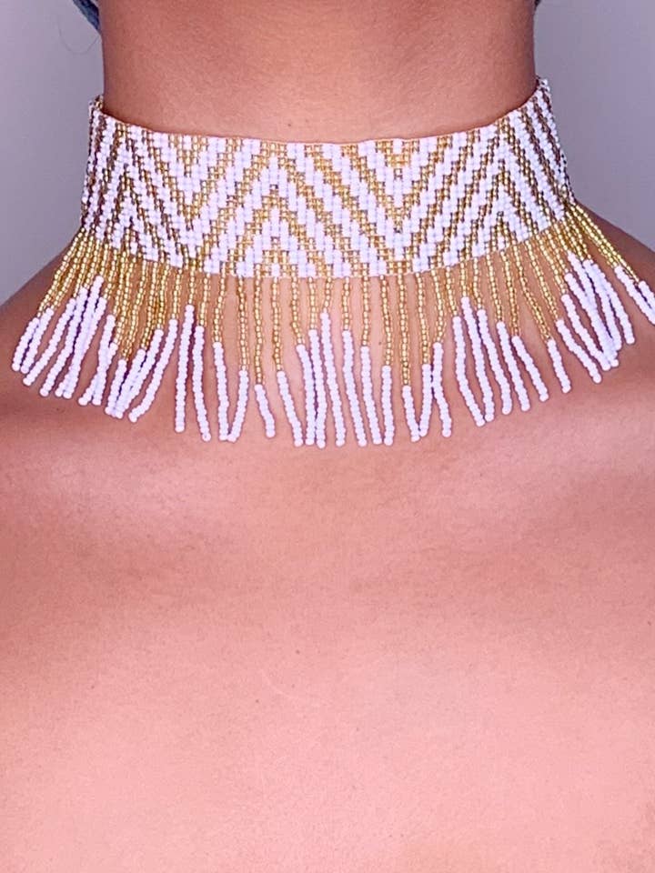 Collana Embera decorata al 100% con perline Katrina per la vendita all'ingrosso da parte di Ciela Handmade