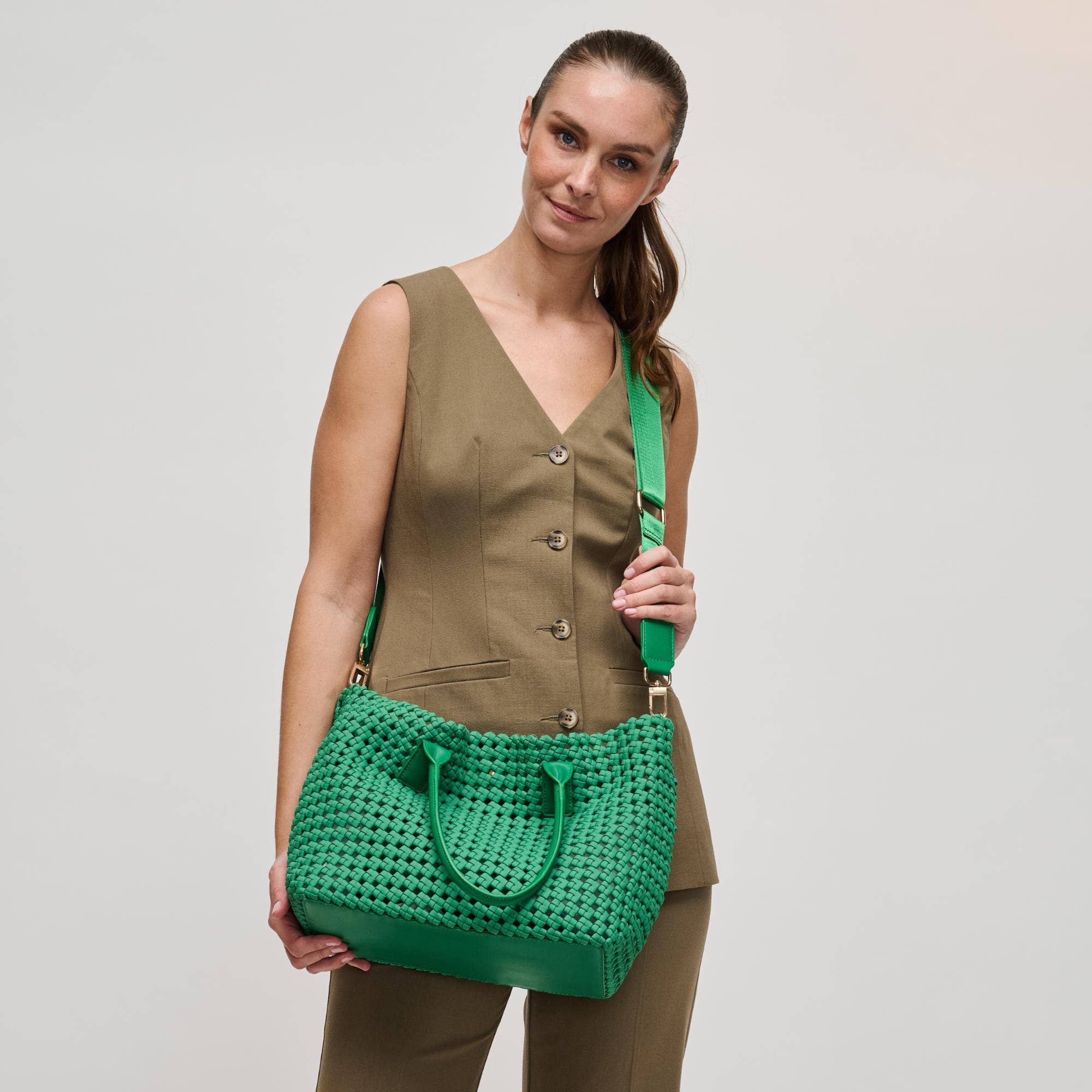 Sol and Selene – Großhandel Tragetasche – Damen – Solstice Medium Handgewebte Knotentasche17