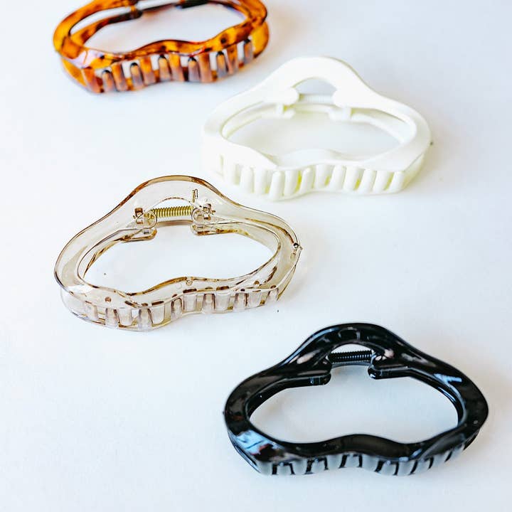 Shop ANDi - Wholesale Hair Clip - Women's - Hollow Cloud Claw Clip