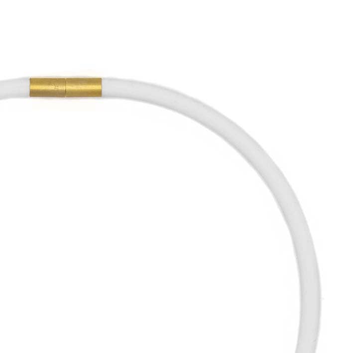 FATES, style with a story – Großhandel Gliederhalskette – Gummikette, 1-zeilig, opak weiß3