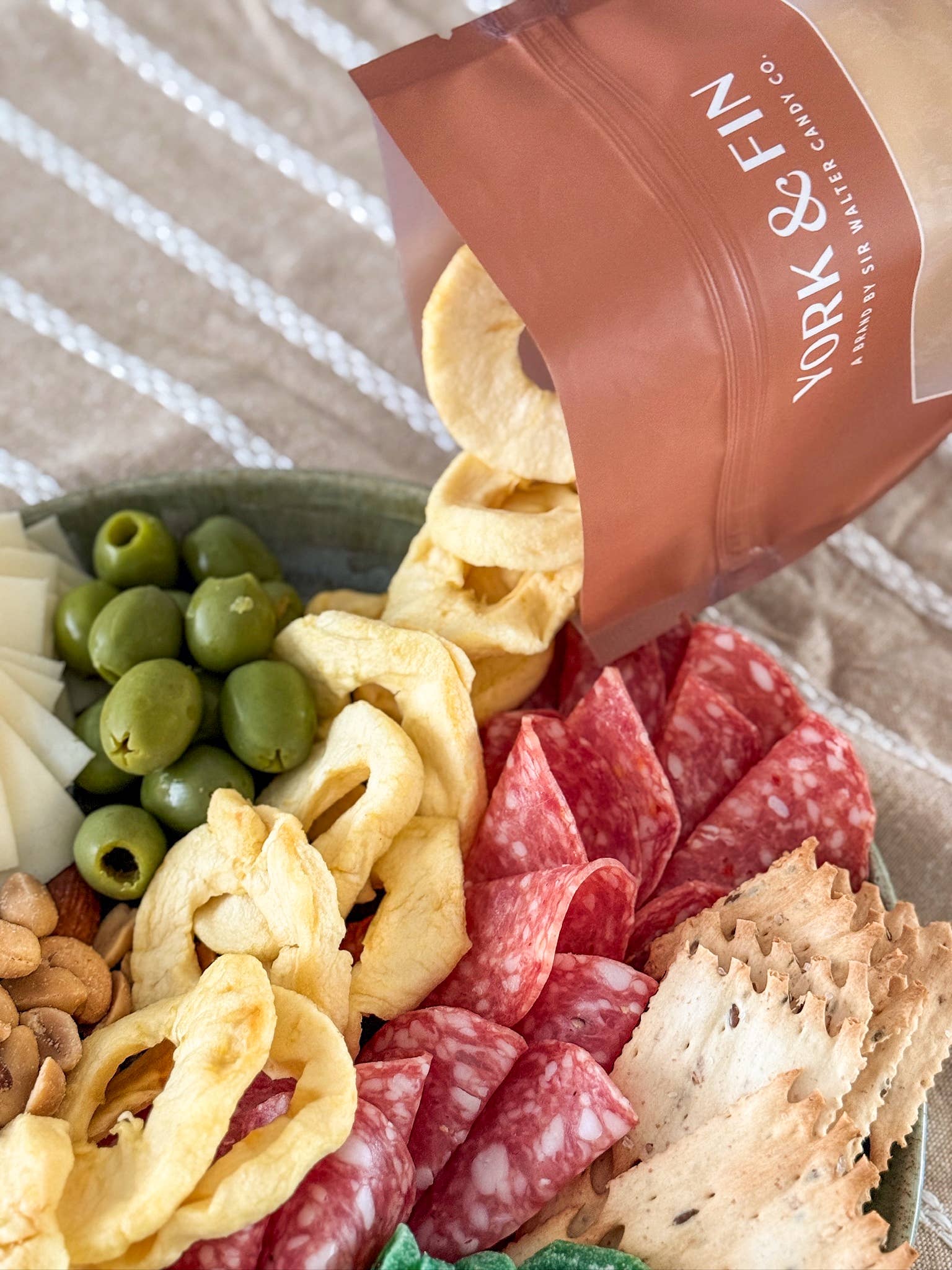 Sir Walter Candy Co. - Wholesale Dried/Dehydrated Fruit - Dried Apple - Dried Fruit no added sugar1