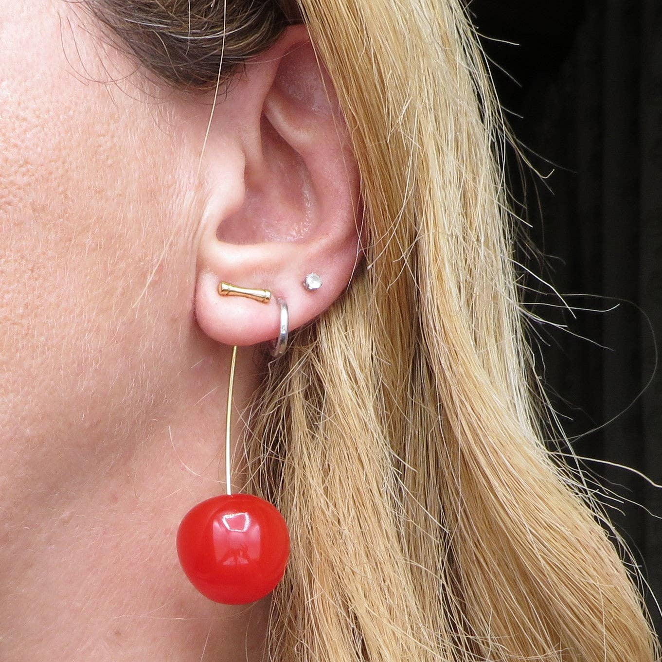 ROSSO base ORO CILIEGIA RED ~ Hängende Ohrringe Kirschen aus EDELSTAHL für den Großhandel auf Faire6