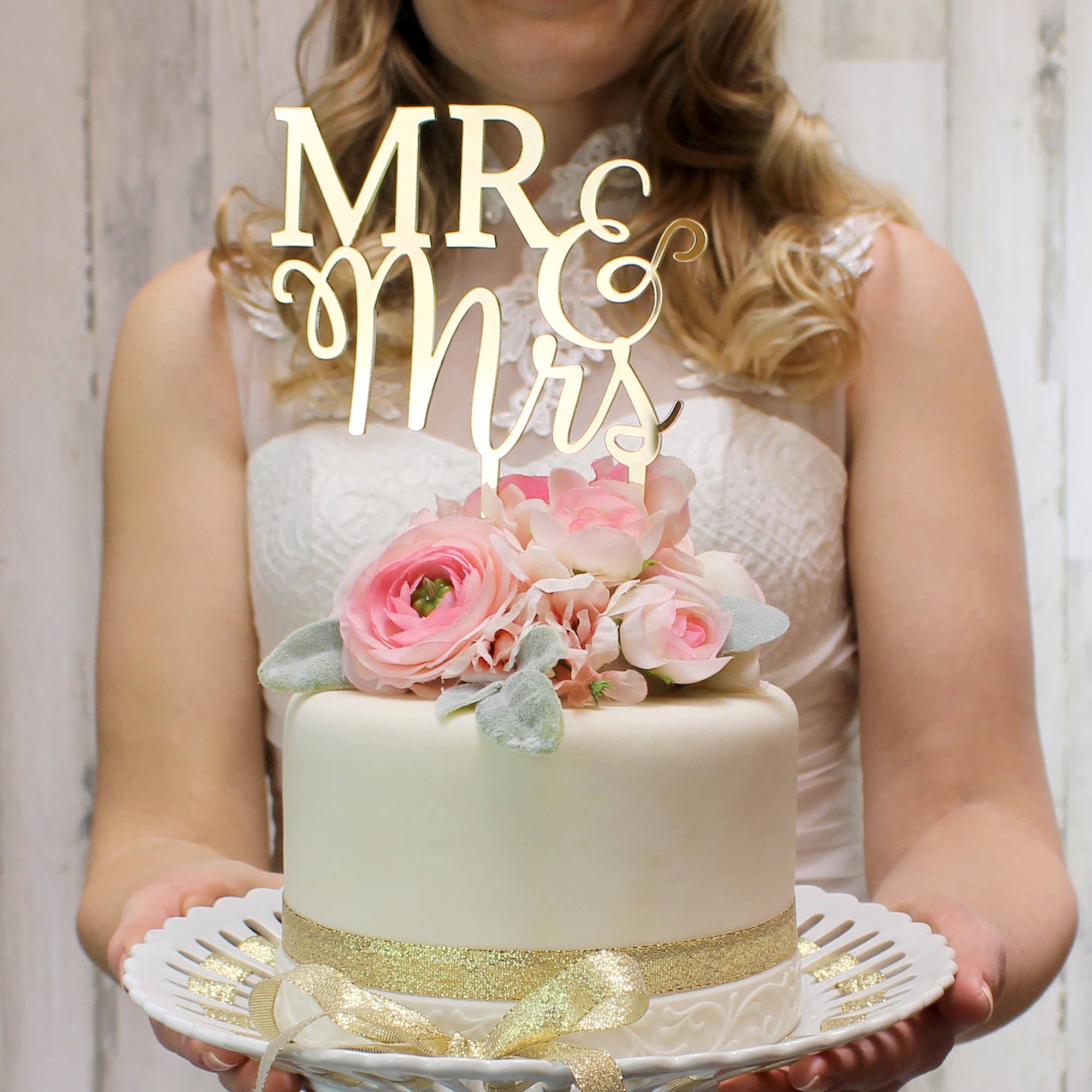 Lillian Rose - Wholesale Cake/Cupcake Topper - Mr. & Mrs. Gold Laser cut Cake Pick1