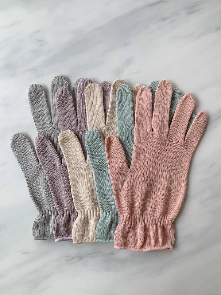 Gants en coton bio teints botaniques pour la vente par Tabbisocks