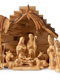 Medium Olive Wood Stable and Nativity set for wholesale by Earthwood