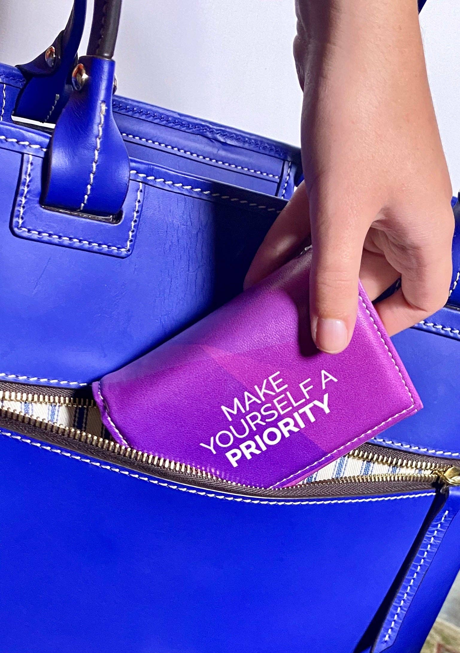 RE-FOCUS THE CREATIVE OFFICE - Wholesale Pill Organizer - Weekly Pill Box Organizer, 8 Compartments, Portable5