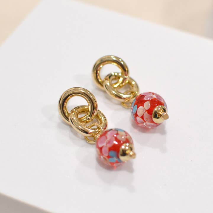 StarryNYC – Großhandel Ohrhänger – Ohrhänger in Kugelform aus Murano-Glas mit elegantem Muster16