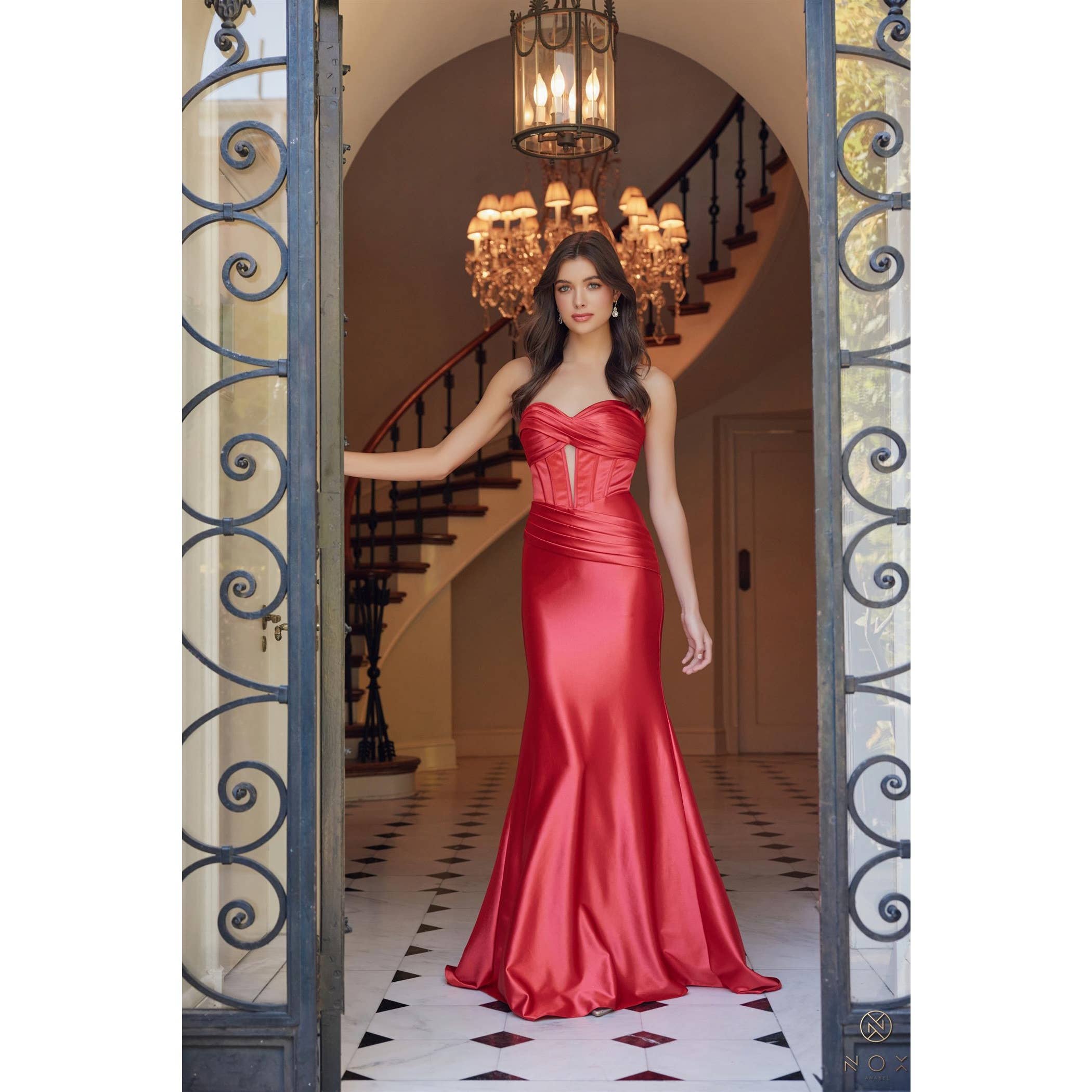 Noxanabel - Wholesale Formele jurk - Dames - Noxanabel satijnen strapless jurk met aansluitende pasvorm T150014