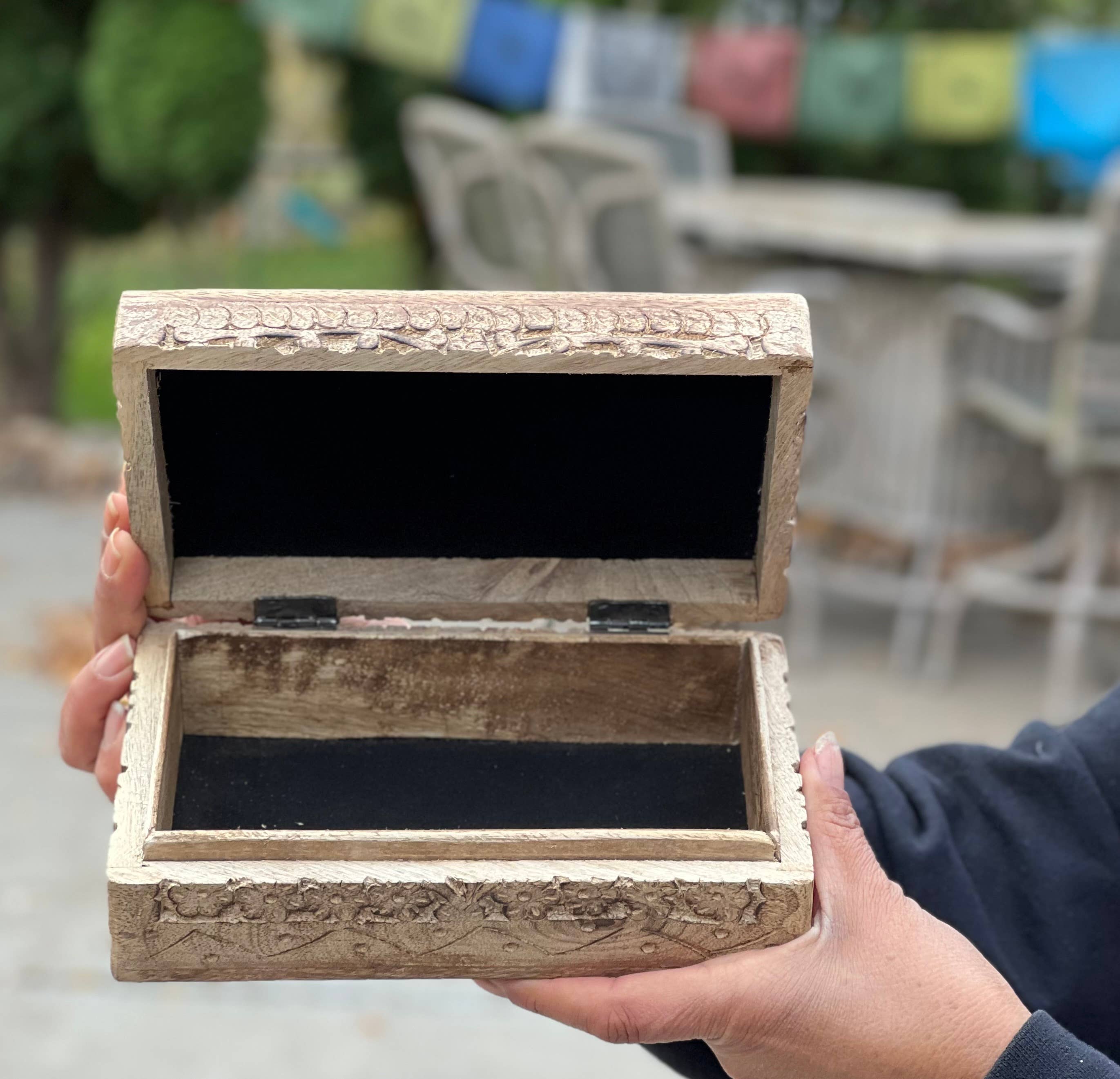 Lungta Imports - Wholesale Sieradendoos/organizer - Triple Moon Handgesneden sieraden Trinket Keepsake Houten Opbergdoos (Triple Moon, Large)3