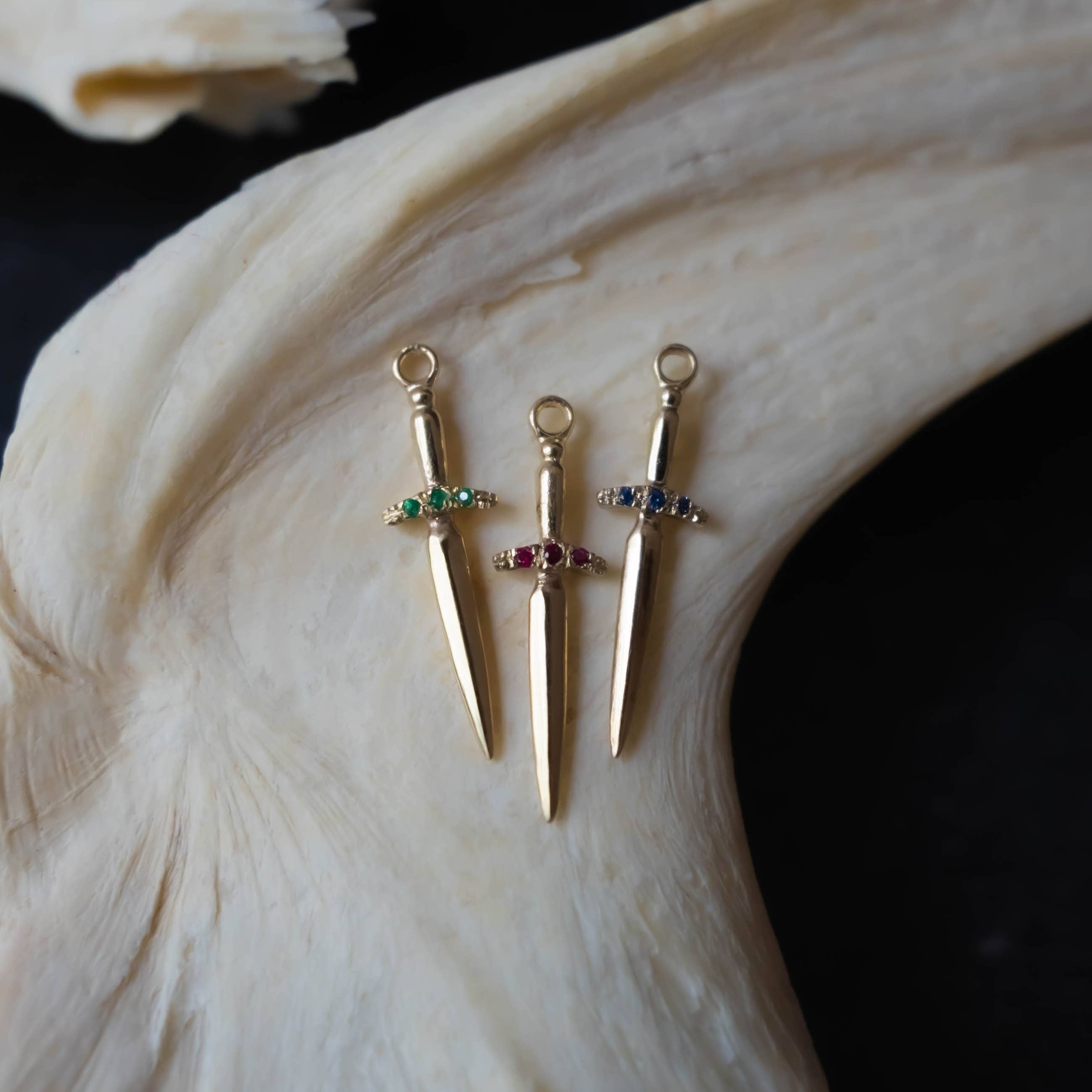 Futaba Hayashi – Engroshandel Halskæde med vedhæng – Pixie Dolk halskæde - 14 k gul guld3